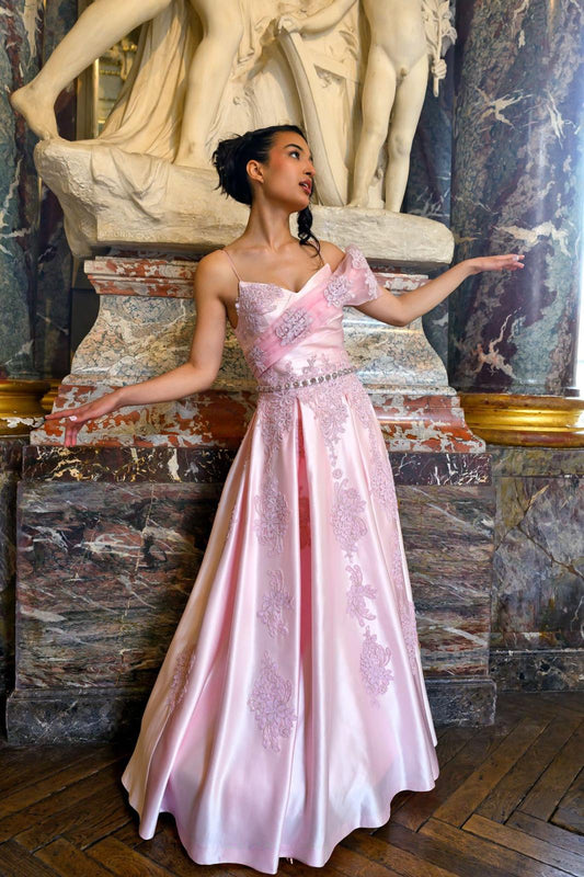 Robe de mariée longue et asymétrique Cendrillon