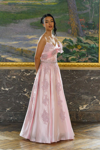 Robe de mariée longue et asymétrique Cendrillon